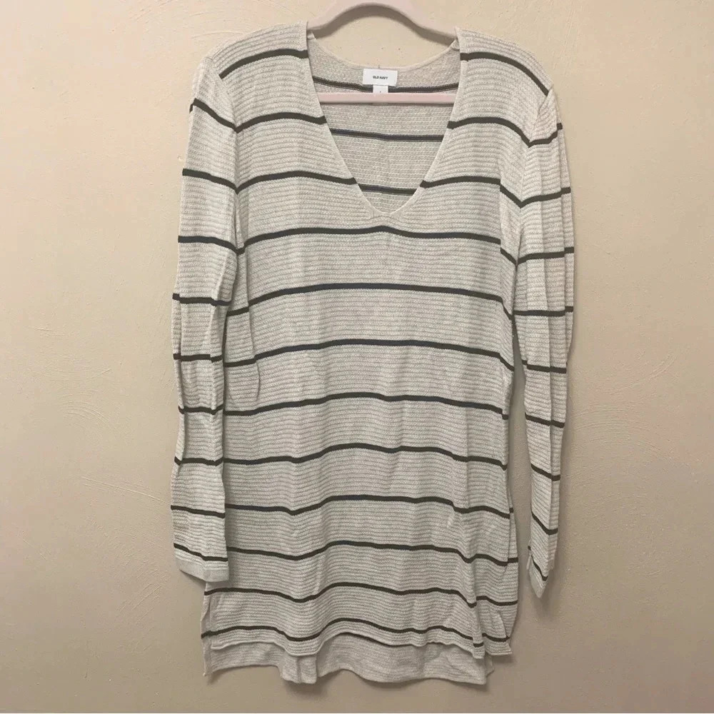Old Navy Vneck Tunic Sweater